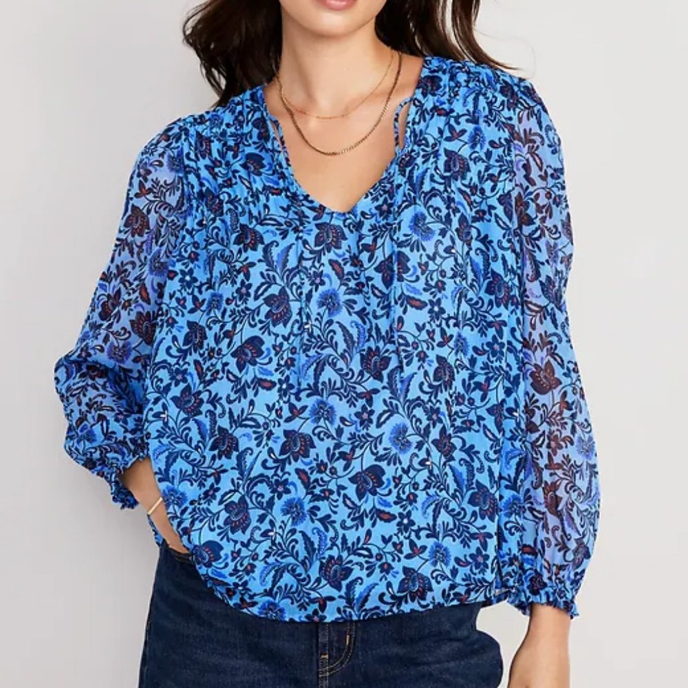 Old Navy blue floral top M NWT